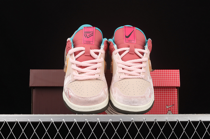 Social Status X Sb Dunk Mid Strawberry Milk Light Soft Pink 3