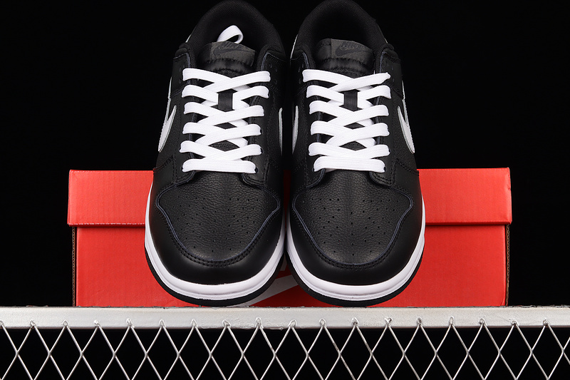 Dunk Low Retro Black/Off Noir/White 5