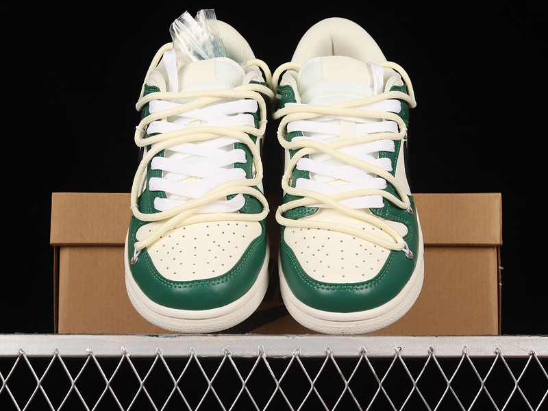 Dunk Low White/Green/Black 5