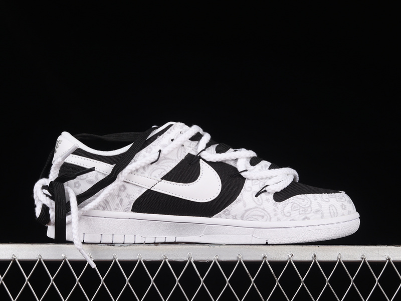 Dunk Low Ess White/Black 23