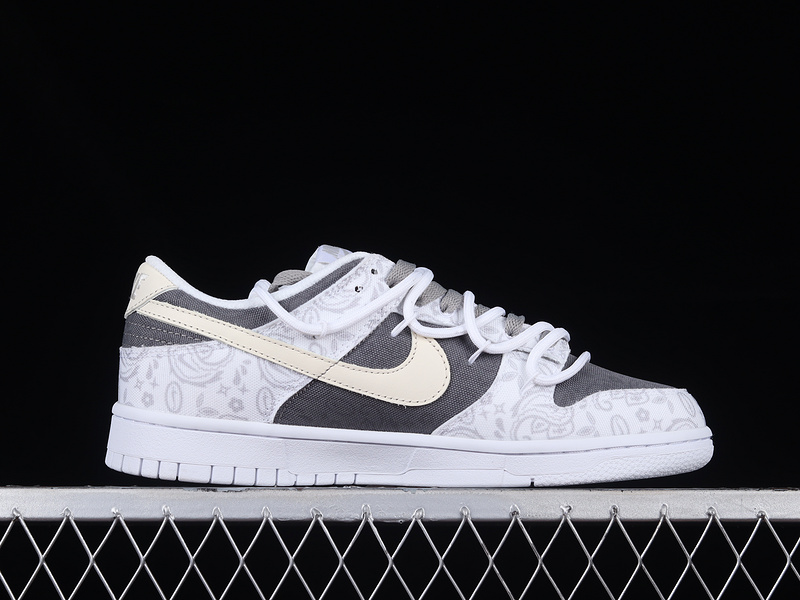 Dunk Low Ess White/Grey 21