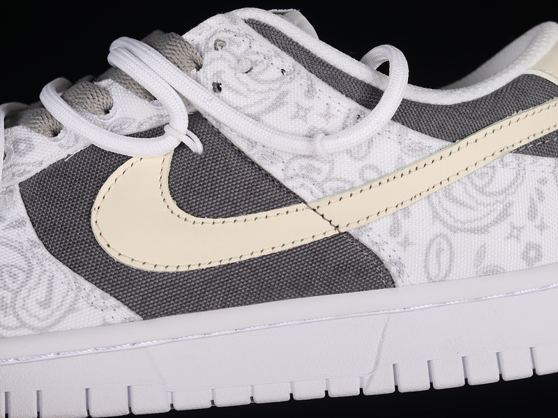 Dunk Low Ess White/Grey 23