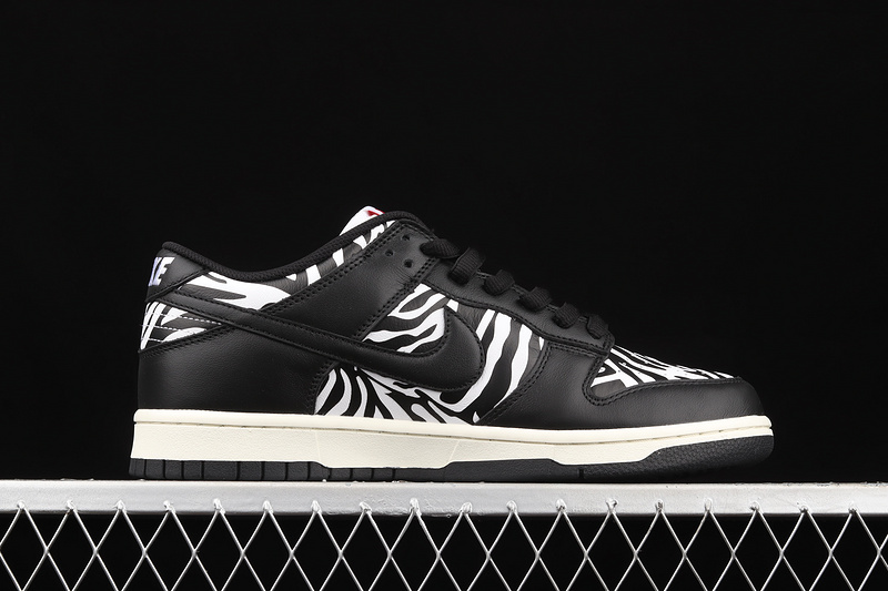 Quartersnacks X Dunk Low Sb Little Debbie’S Cakes Black/White 21