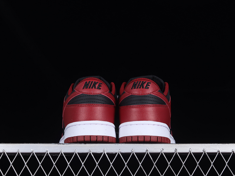 Sb Dunk Low Next Nature Black/Team Red/White 5