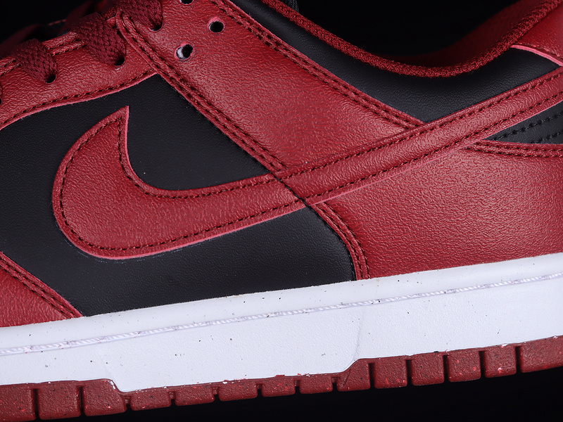 Sb Dunk Low Next Nature Black/Team Red/White 13