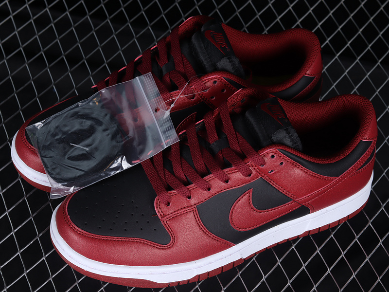 Sb Dunk Low Next Nature Black/Team Red/White 19