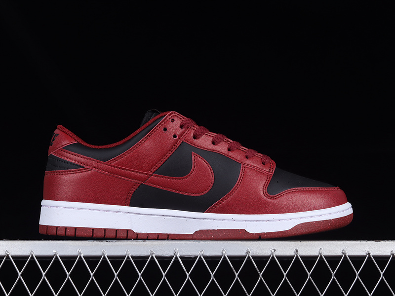 Sb Dunk Low Next Nature Black/Team Red/White 23