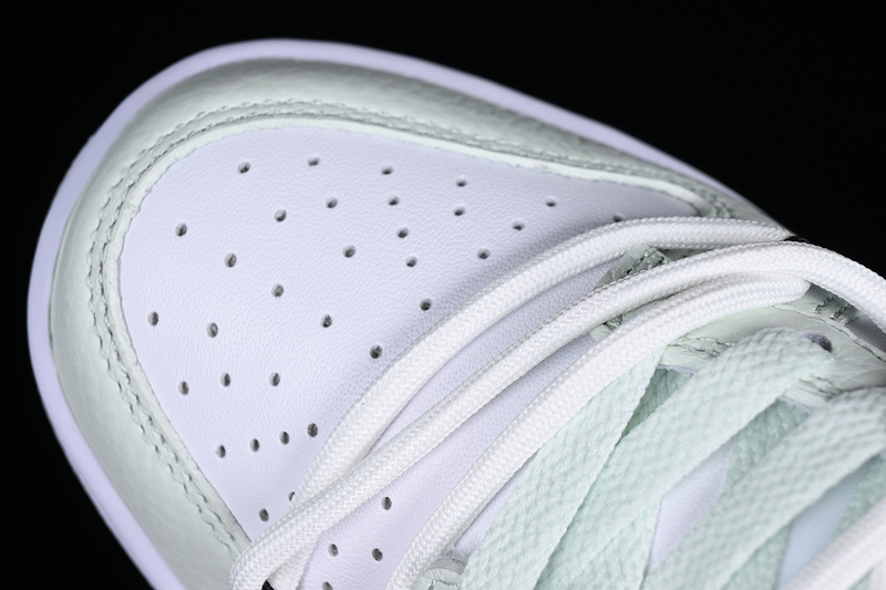 Dunk Low Sb Next Nature White/Barely Green 3