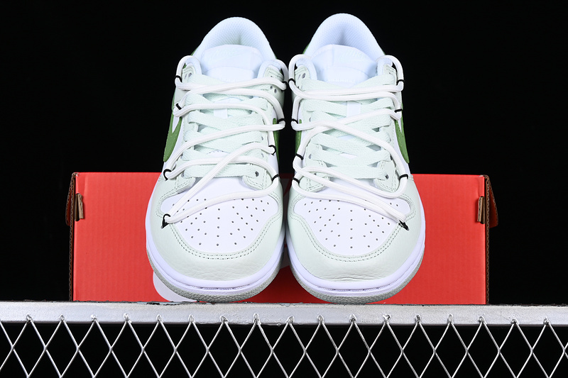 Dunk Low Sb Next Nature White/Barely Green 15