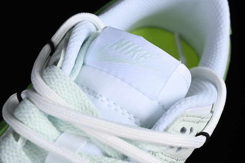 Dunk Low Sb Next Nature White/Barely Green 23