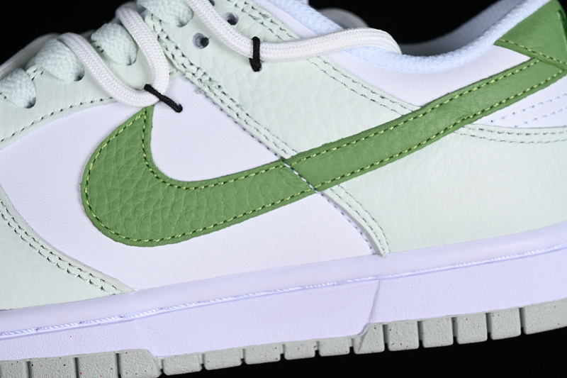 Dunk Low Sb Next Nature White/Barely Green 31