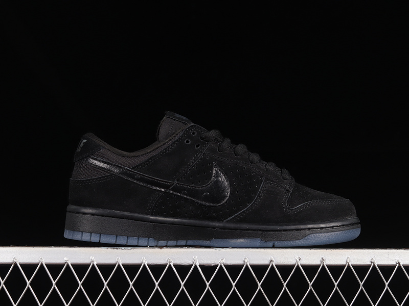 Undefeated Sb Dunk Low Black/Black/Black 15