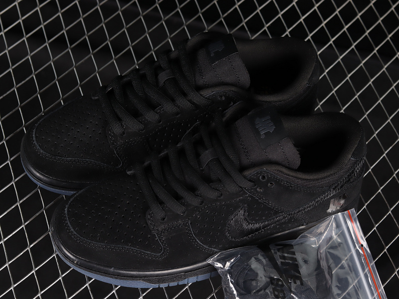 Undefeated Sb Dunk Low Black/Black/Black 21