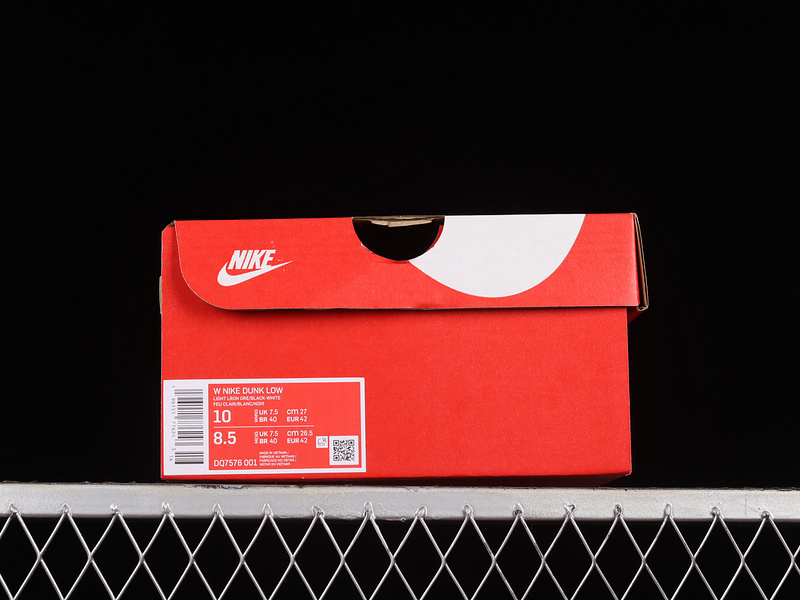 Sb Dunk Low Light Iron Ore/Black/White/University Red 27