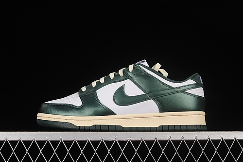 Dunk Low Vintage Green White/Pro Green/Coconut Milk 17