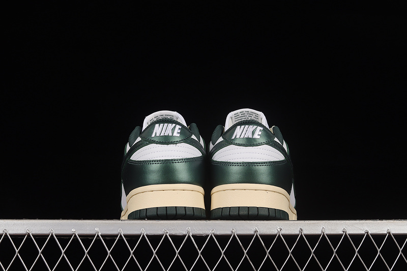 Dunk Low Vintage Green White/Pro Green/Coconut Milk 19