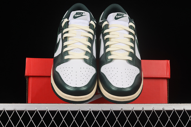 Dunk Low Vintage Green White/Pro Green/Coconut Milk 25