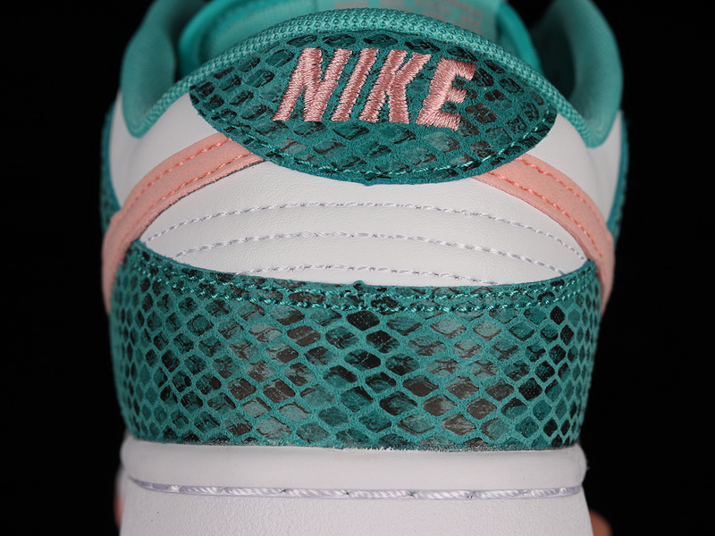 Dunk Low 'Washed Teal Snakeskin'white//Bleached Coral/Black 13