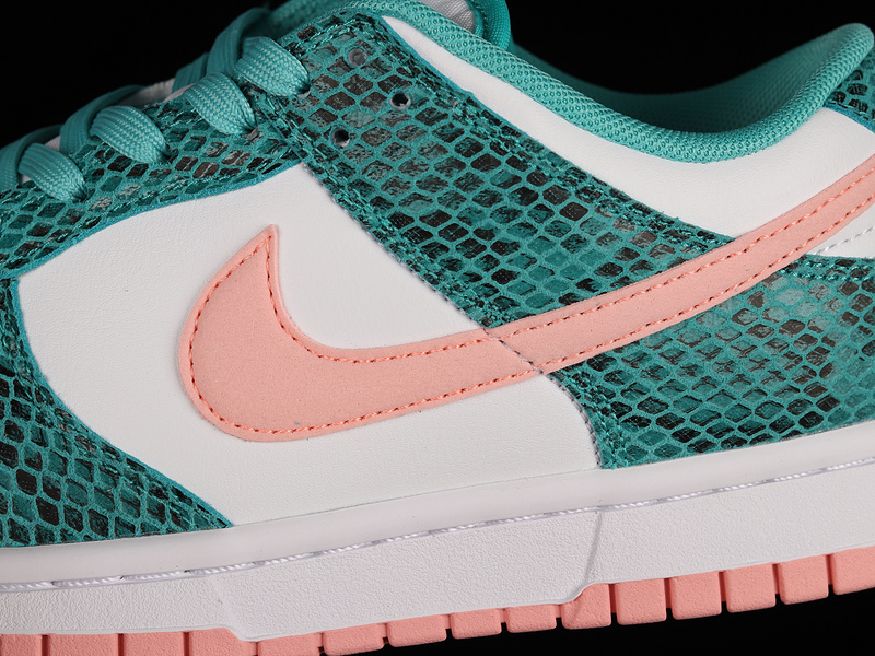 Dunk Low 'Washed Teal Snakeskin'white//Bleached Coral/Black 27