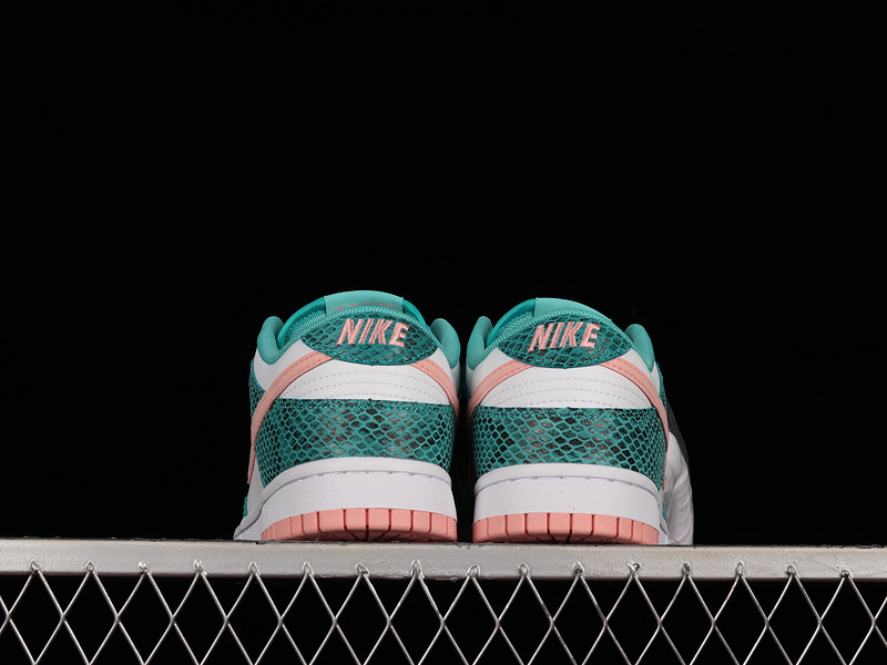 Dunk Low 'Washed Teal Snakeskin'white//Bleached Coral/Black 31