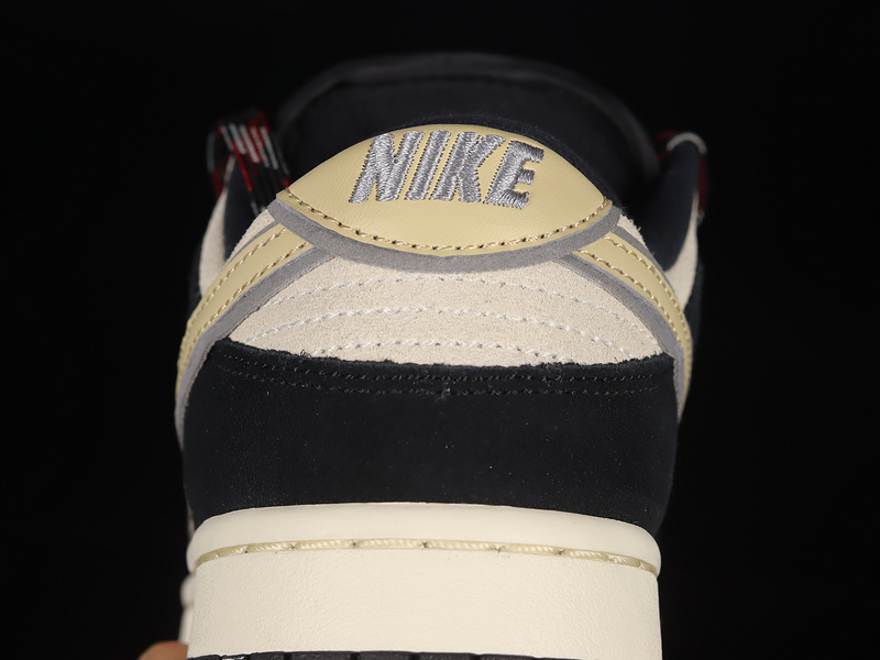 Dunk Low Lx Black/Team Gold/Coconut Milk 23