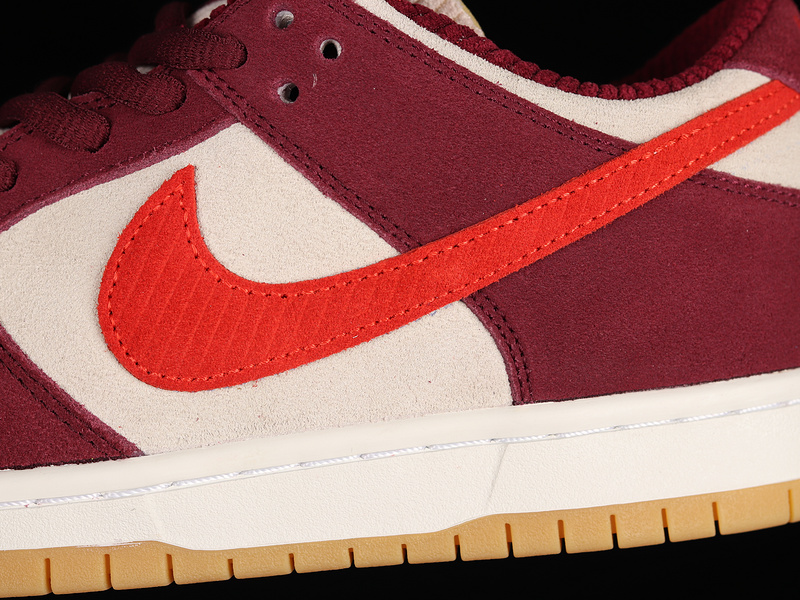 Sb Dunk Low Summit White/Barely Rose/University Red/Coconut Milk/Black 5