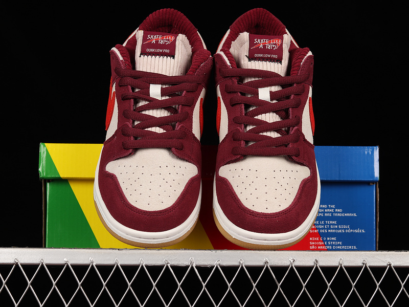 Sb Dunk Low Summit White/Barely Rose/University Red/Coconut Milk/Black 17