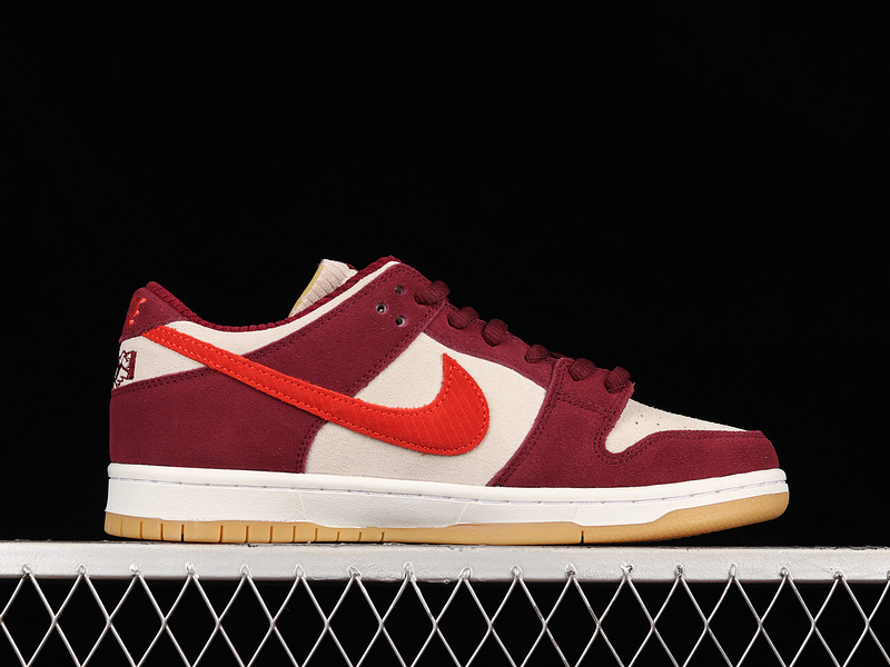 Sb Dunk Low Summit White/Barely Rose/University Red/Coconut Milk/Black 29