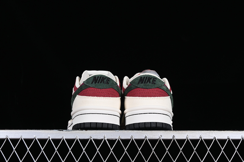 Otomo Katsuhiro X Sb Dunk Low White/Brown/Green/Red 21