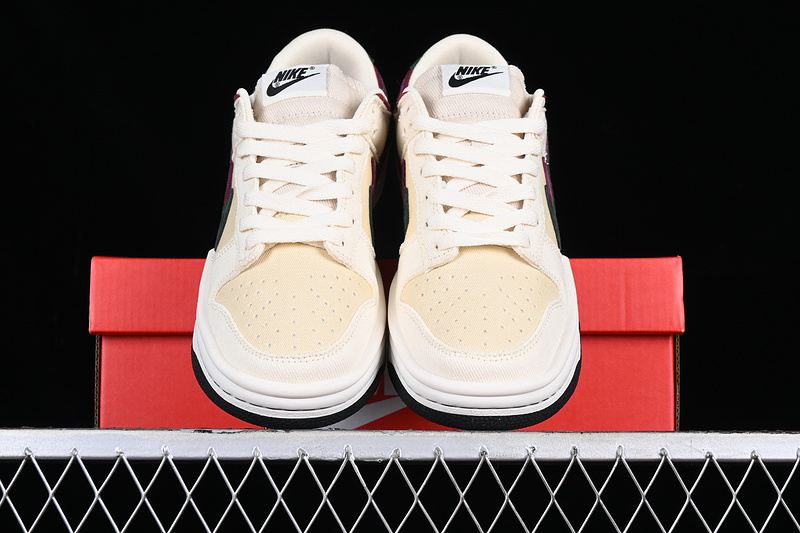 Otomo Katsuhiro X Sb Dunk Low White/Brown/Green/Red 25