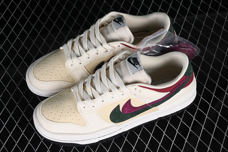 Otomo Katsuhiro X Sb Dunk Low White/Brown/Green/Red 31