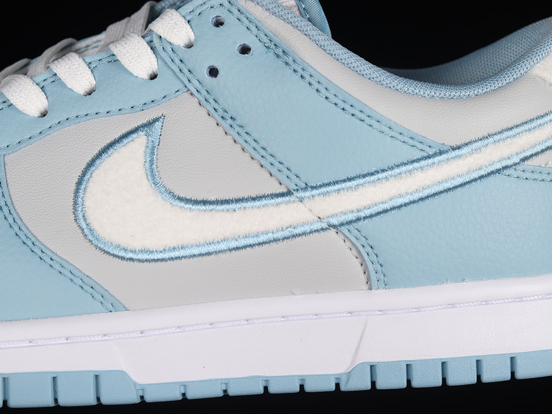 Dunk Low Sb Retro Fleece Swoosh/Light Blue 27