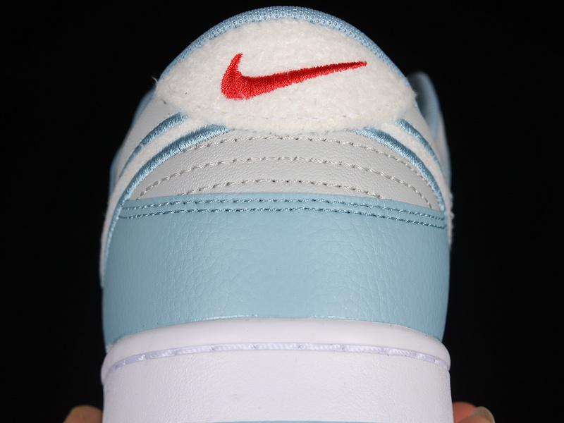 Dunk Low Sb Retro Fleece Swoosh/Light Blue 31