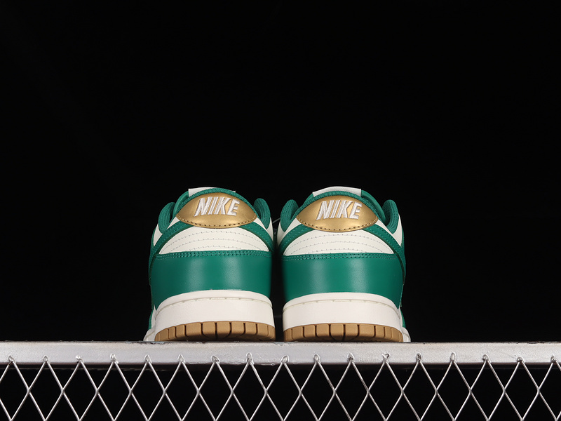 Sb Dunk Low Sail/Malachite/Sail/Malachite/Metallic Gold 13