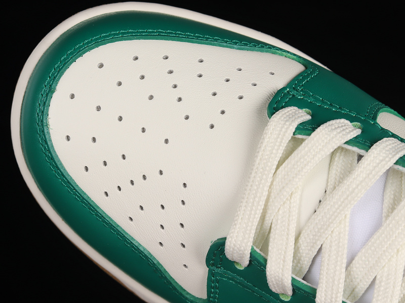 Sb Dunk Low Sail/Malachite/Sail/Malachite/Metallic Gold 31