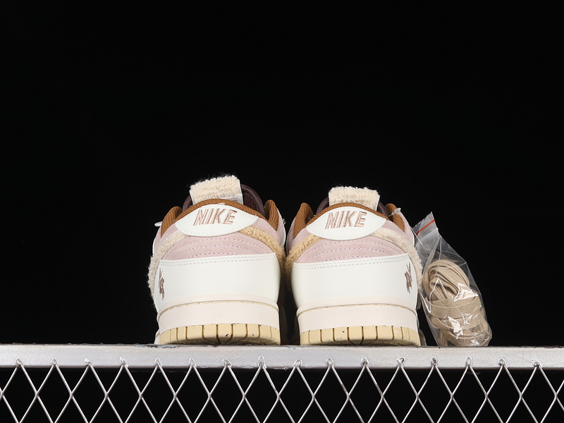 Dunk Low Sb Year Of The Rabbit Fossil Stone/Coconut Milk/Sail 7