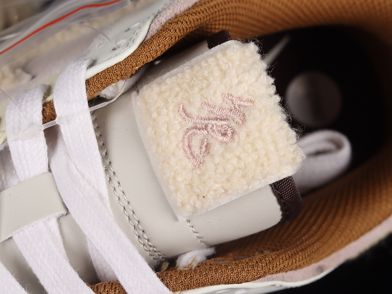 Dunk Low Sb Year Of The Rabbit Fossil Stone/Coconut Milk/Sail 9