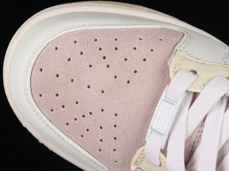 Dunk Low Sb Year Of The Rabbit Fossil Stone/Coconut Milk/Sail 31