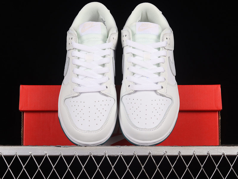 Dunk Low Gs White/Summit White/Football Grey 19