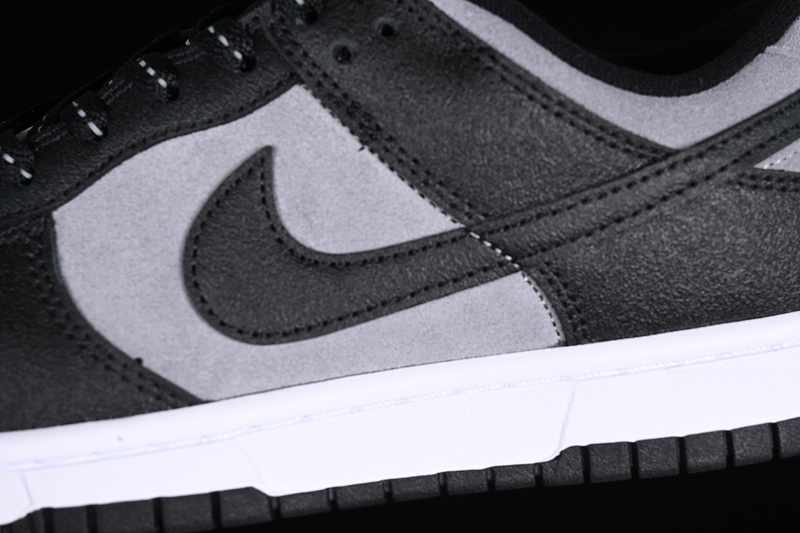 Dunk Low Black/Grey/Green Strike 3