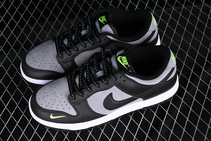 Dunk Low Black/Grey/Green Strike 19