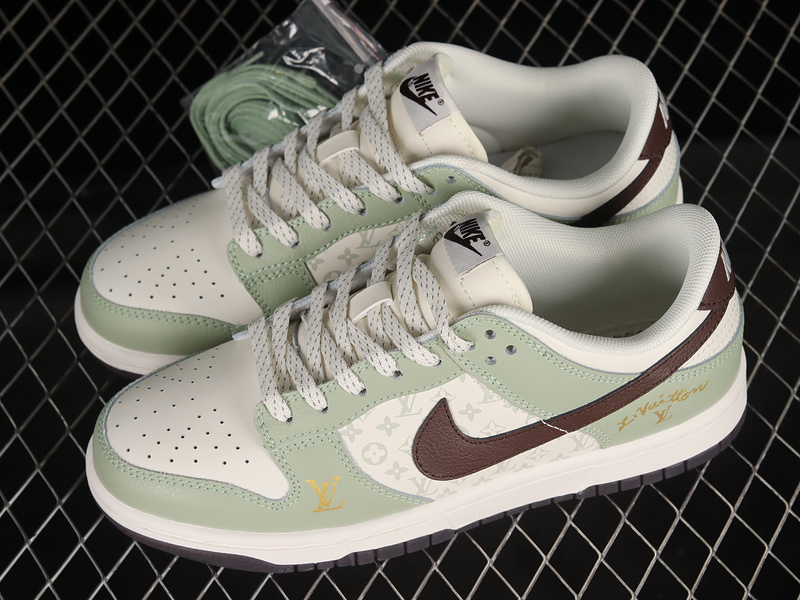 Sb Dunk Low L*V White/Green/Red 13