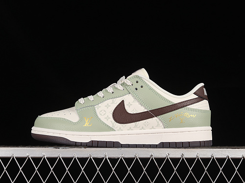 Sb Dunk Low L*V White/Green/Red 15