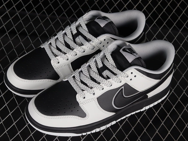 Sb Dunk Low White/Black 21