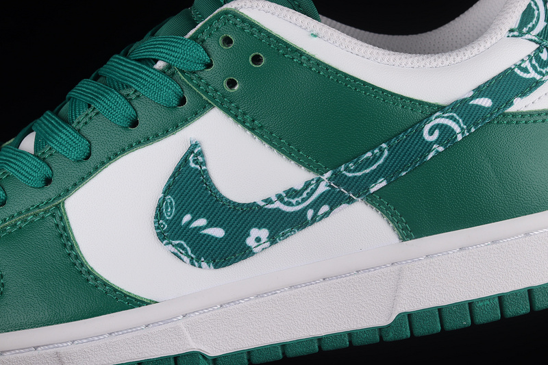 Wmns Dunk Low 'Green Paisley'white/Malachite/White/Malachite 13