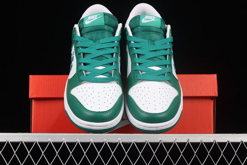 Wmns Dunk Low 'Green Paisley'white/Malachite/White/Malachite 17