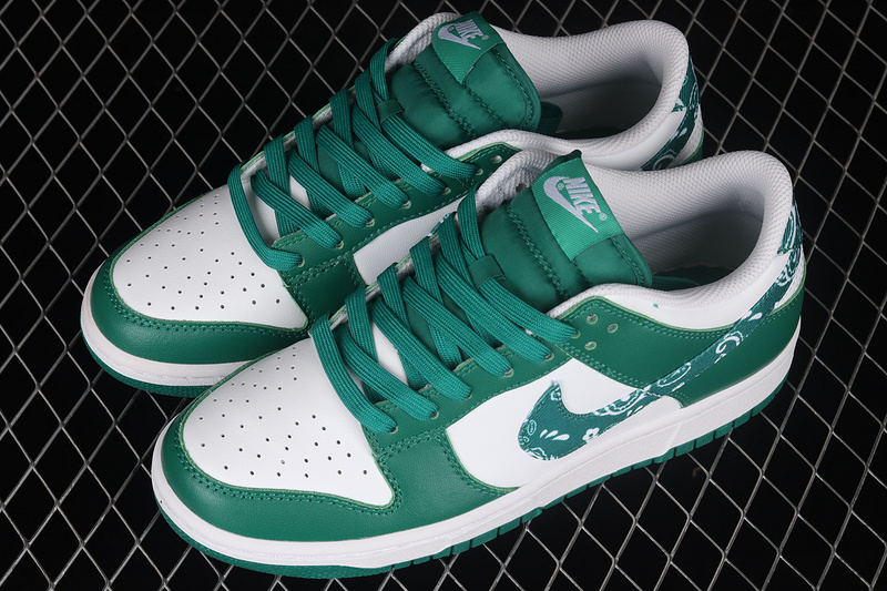 Wmns Dunk Low 'Green Paisley'white/Malachite/White/Malachite 29