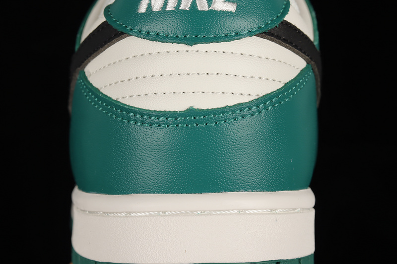 Dunk Low Se Lottery Pack Pale Ivory/Malachite/Pale Ivory/Black 3