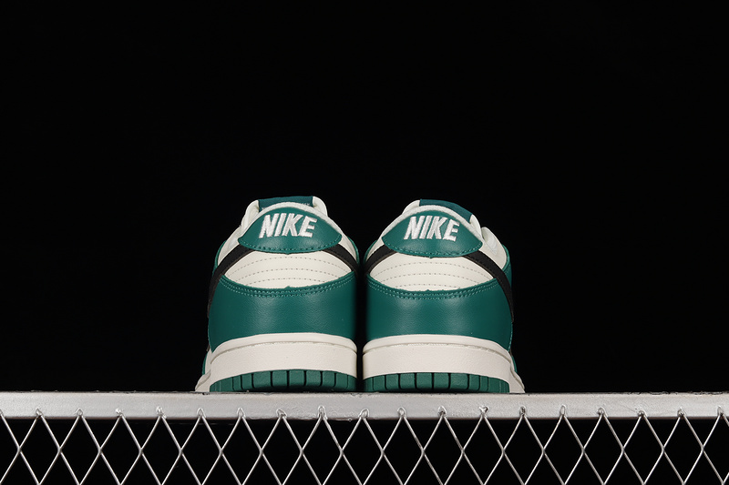 Dunk Low Se Lottery Pack Pale Ivory/Malachite/Pale Ivory/Black 25