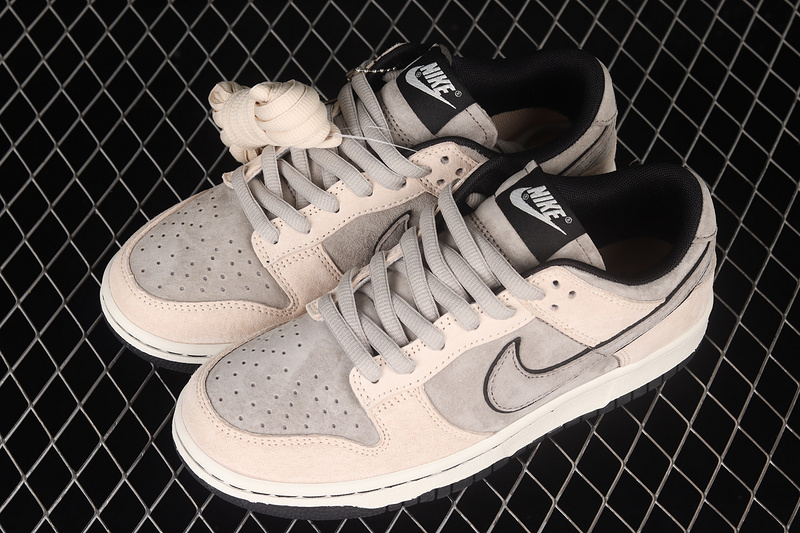 Otomo Katsuhiro X Sb Dunk Low "Steamboy Ost" White And Black 29